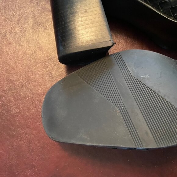 Black Woven Leather Sling-Back shoes. Size 9. 3"heel - Picture 6 of 7